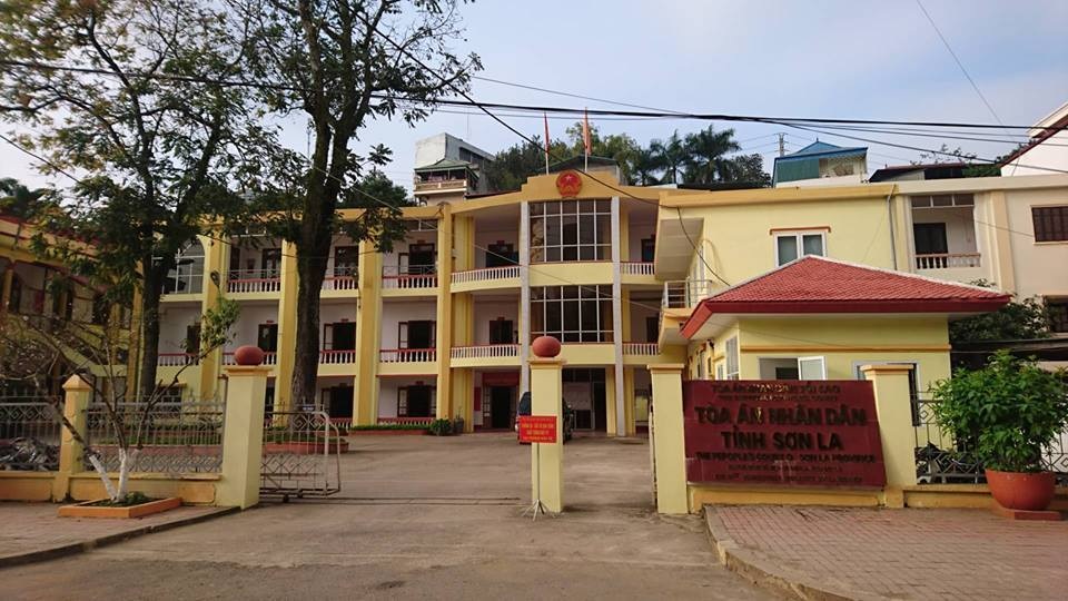 Nữ cán bộ huyện lừa 86 tỷ đồng lĩnh án chung thân - 2 Nữ cán bộ huyện lừa 86 tỷ đồng lĩnh án chung thân - 2
