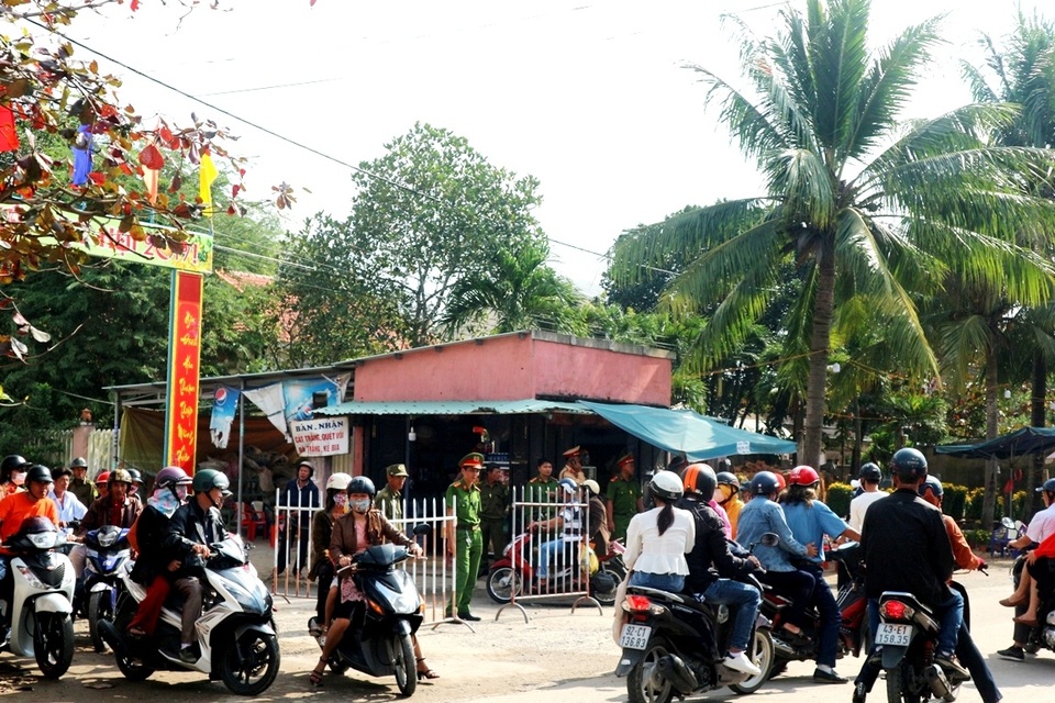 Khách du xuân ở Hội An Khách du xuân ở Hội An