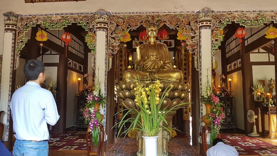 Người dân Huế, Đắc Lắc đến chùa cầu an mùng 1 Tết - 3 Người dân Huế, Đắc Lắc đến chùa cầu an mùng 1 Tết - 3