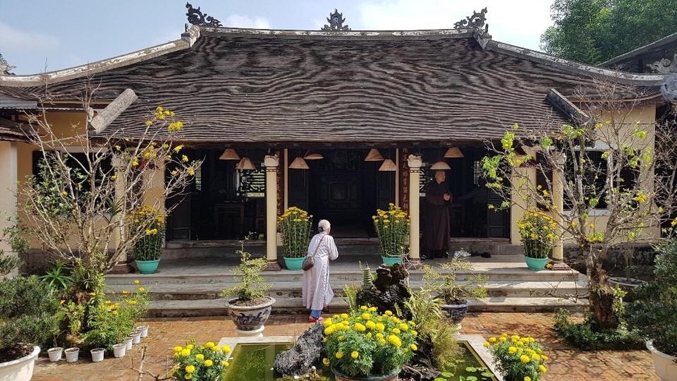 Người dân Huế, Đắc Lắc đến chùa cầu an mùng 1 Tết - 13 Người dân Huế, Đắc Lắc đến chùa cầu an mùng 1 Tết - 13