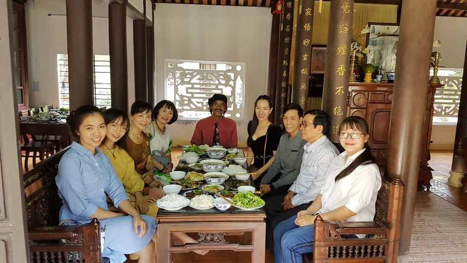 Người dân Huế, Đắc Lắc đến chùa cầu an mùng 1 Tết - 6 Người dân Huế, Đắc Lắc đến chùa cầu an mùng 1 Tết - 6