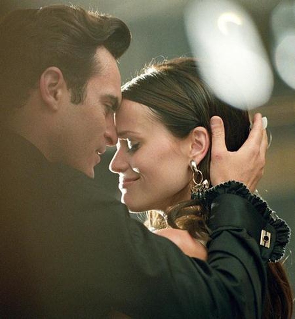 Những ngôi sao cùng lúc “bỏ túi” giải Quả cầu vàng và Oscar - 7