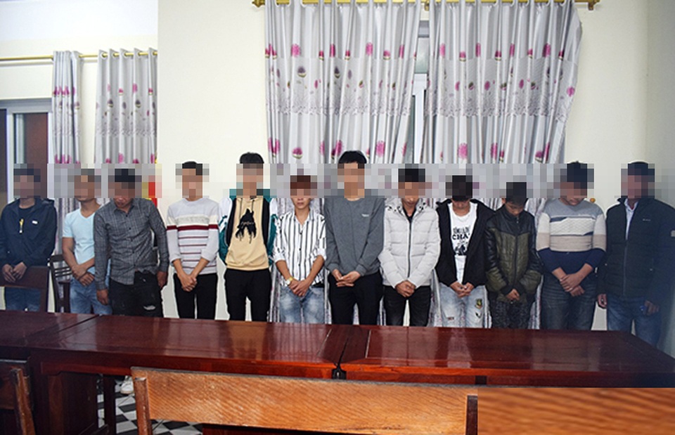 Tạm giữ 50 đối tượng đốt pháo trong đêm giao thừa - 4 Tạm giữ 50 đối tượng đốt pháo trong đêm giao thừa - 4