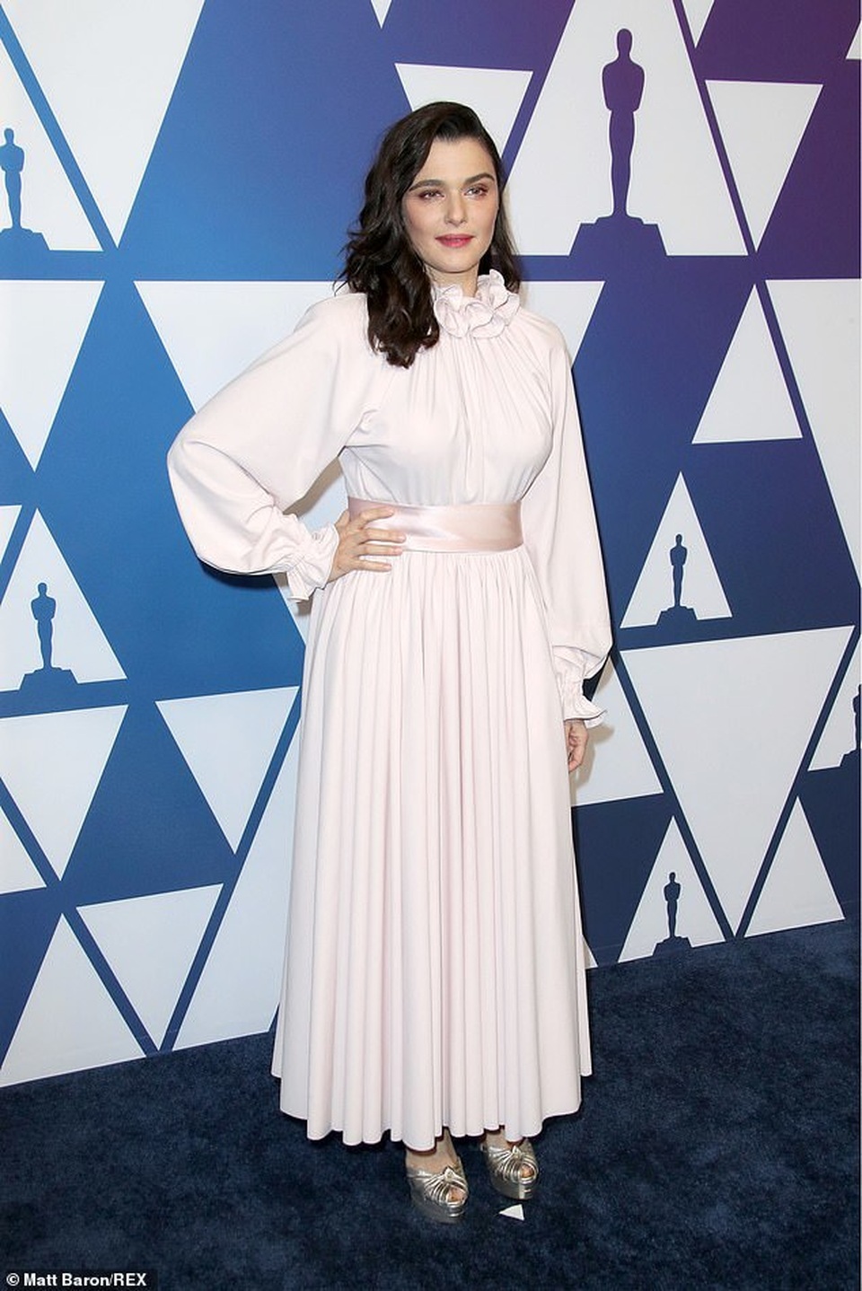 Rachel Weisz vẫn trẻ đẹp ở tuổi 49 - 2 Rachel Weisz vẫn trẻ đẹp ở tuổi 49 - 2