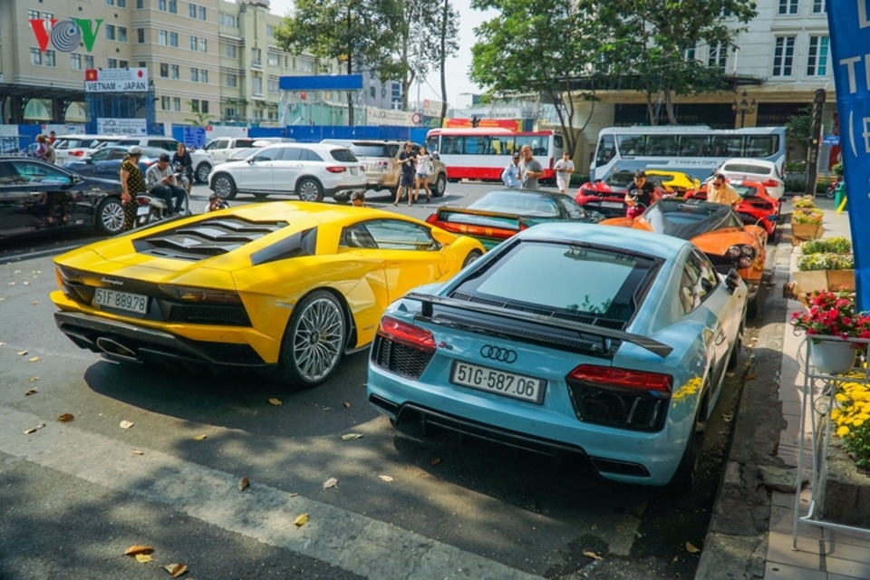 Dàn siêu xe triệu đô cùng nhau xuống phố - 14 Dàn siêu xe triệu đô cùng nhau xuống phố - 14