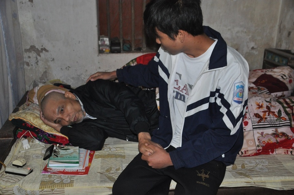 Nước mắt của chàng trai sinh viên ĐH Kiến trúc Hà Nội - 4 Nước mắt của chàng trai sinh viên ĐH Kiến trúc Hà Nội - 4