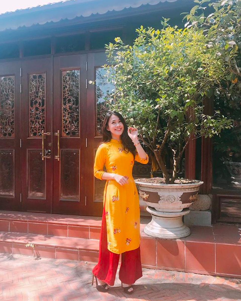 Các hot girl đua nhau khoe ảnh diện áo dài ngày Tết - 1 Các hot girl đua nhau khoe ảnh diện áo dài ngày Tết - 1