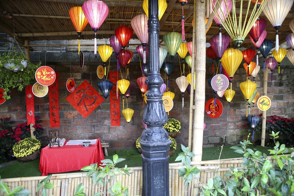 Hàng nghìn người dân đến Văn Miếu xin chữ đầu năm - 12