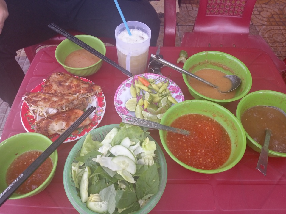 Bánh xèo, bánh căn Ninh Thuận hút khách Sài Gòn dịp Tết - 5