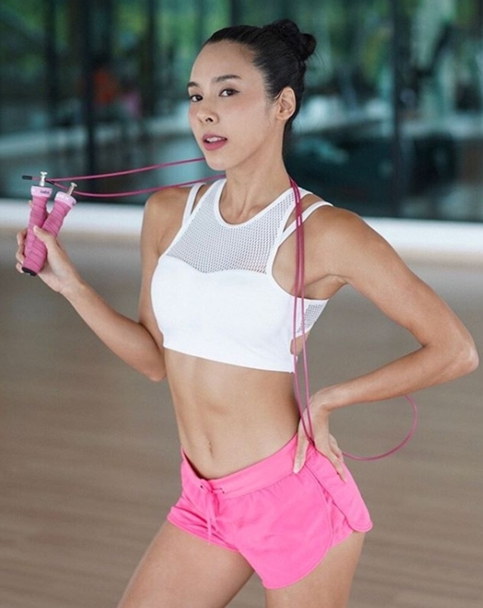 3 nữ hoàng fitness Thái Lan khiến mày râu muốn dọn nhà đến ở phòng tập - 17 3 nữ hoàng fitness Thái Lan khiến mày râu muốn dọn nhà đến ở phòng tập - 17
