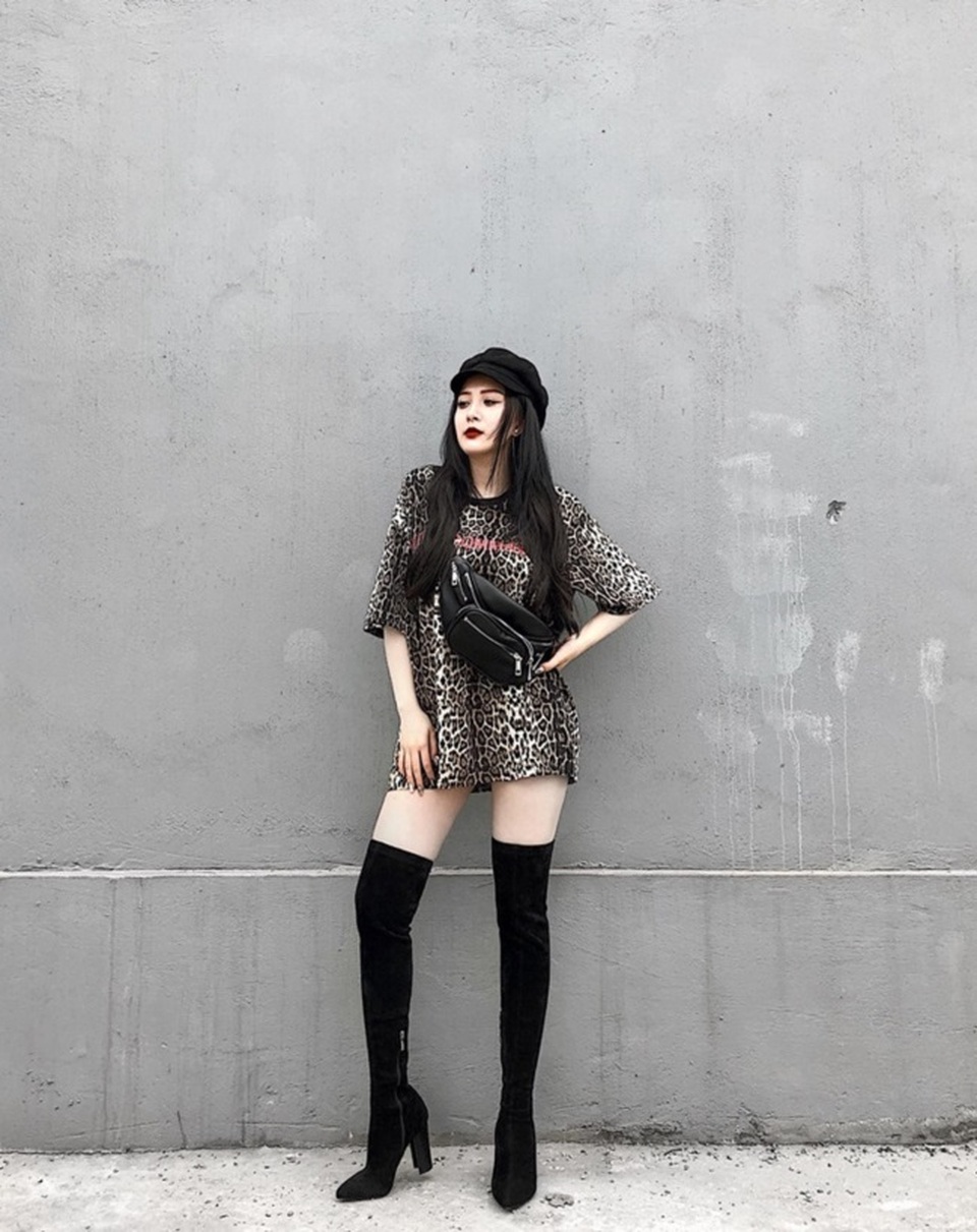 Em họ Hương Tràm: Thích mặc mốt giấu quần, trẻ đẹp gợi cảm không kém chị - 10..jpg Em họ Hương Tràm: Thích mặc mốt giấu quần, trẻ đẹp gợi cảm không kém chị - 10..jpg