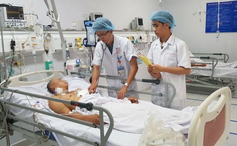 Cứu sống bệnh nhân tự đâm xuyên thấu tim mình - 1 Cứu sống bệnh nhân tự đâm xuyên thấu tim mình - 1