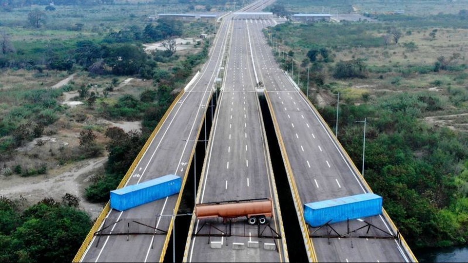 Tuyên bố “không phải ăn xin”, Venezuela lập hàng rào chặn viện trợ nước ngoài - 1 Tuyên bố “không phải ăn xin”, Venezuela lập hàng rào chặn viện trợ nước ngoài - 1