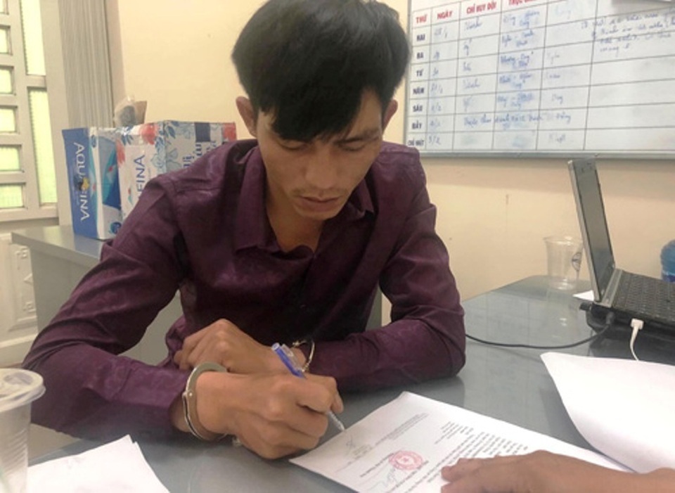 15 giờ truy bắt 2 nghi can dùng súng cướp 2,2 tỷ ở trạm thu phí cao tốc - 1 15 giờ truy bắt 2 nghi can dùng súng cướp 2,2 tỷ ở trạm thu phí cao tốc - 1