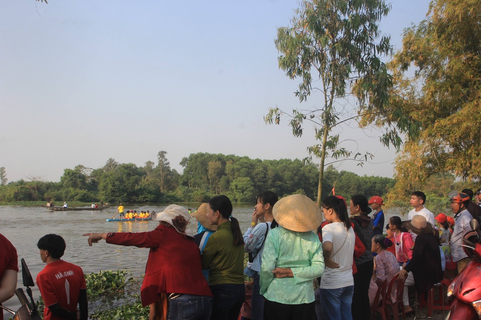 Sôi nổi Lễ hội đua thuyền đầu Xuân - 3 Sôi nổi Lễ hội đua thuyền đầu Xuân - 3