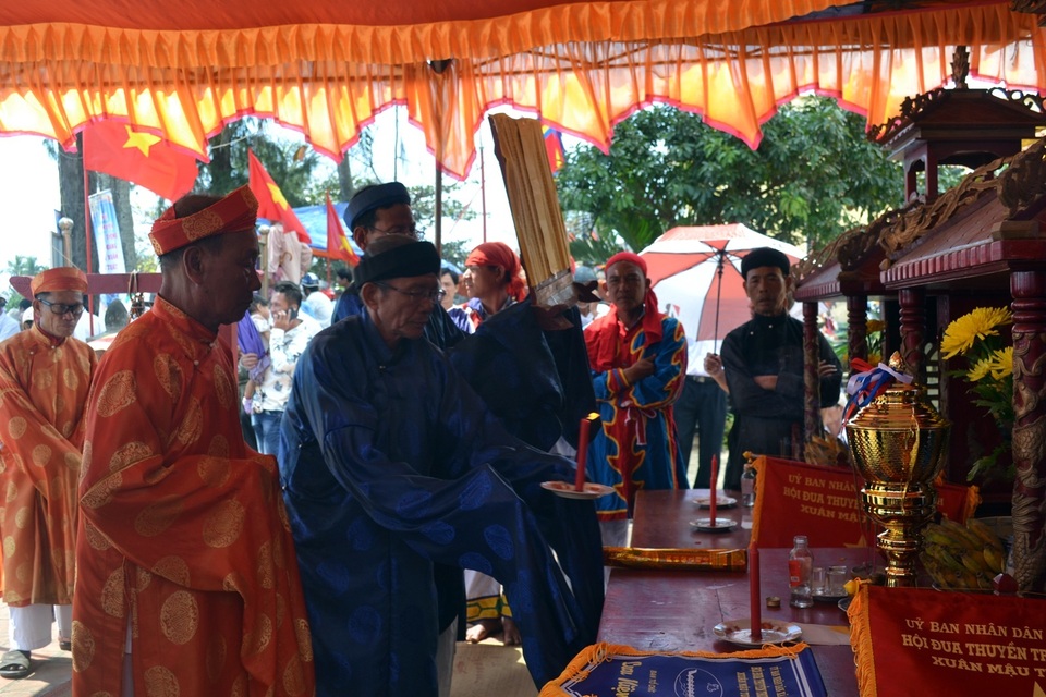 Khai hội đua thuyền tứ linh đầu xuân ở đảo Lý Sơn - 1 Khai hội đua thuyền tứ linh đầu xuân ở đảo Lý Sơn - 1