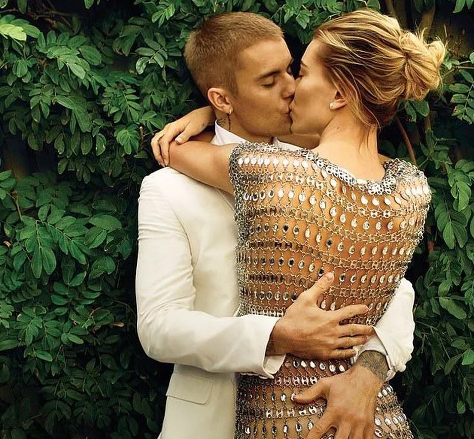 Justin Bieber và vợ tình tứ trên tạp chí Vogue - 1 Justin Bieber và vợ tình tứ trên tạp chí Vogue - 1