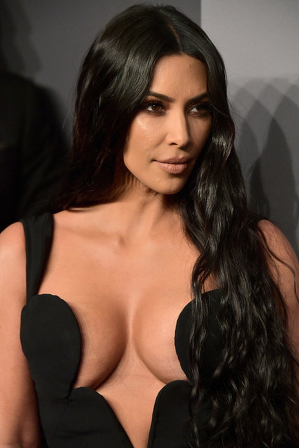 Kim+Kardashian+amfAR+New+York+Gala+2019+Arrivals+e2w_8QLiF_Bl.jpg