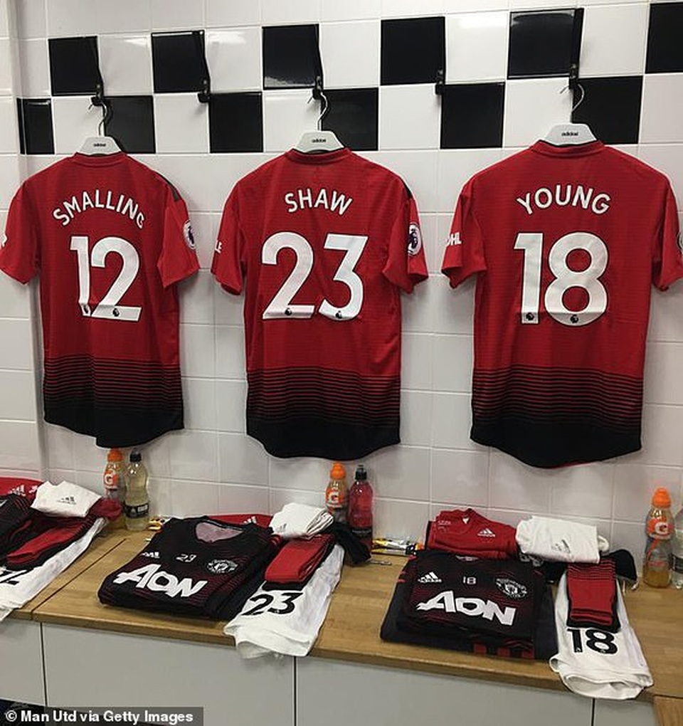 Fulham 0-3 Man Utd: Cú đúp của Pogba - 16 Fulham 0-3 Man Utd: Cú đúp của Pogba - 16