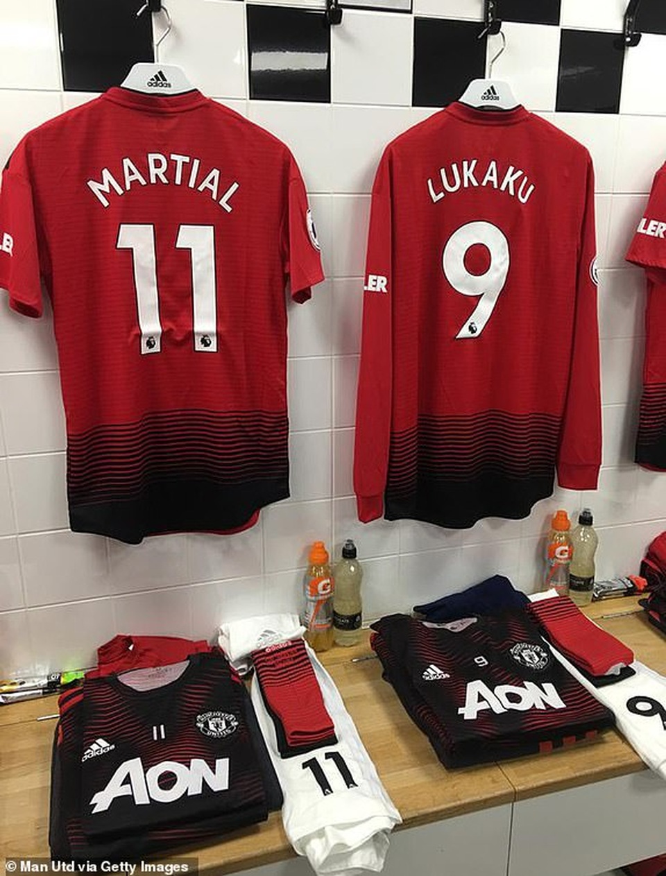 Fulham 0-3 Man Utd: Cú đúp của Pogba - 17 Fulham 0-3 Man Utd: Cú đúp của Pogba - 17