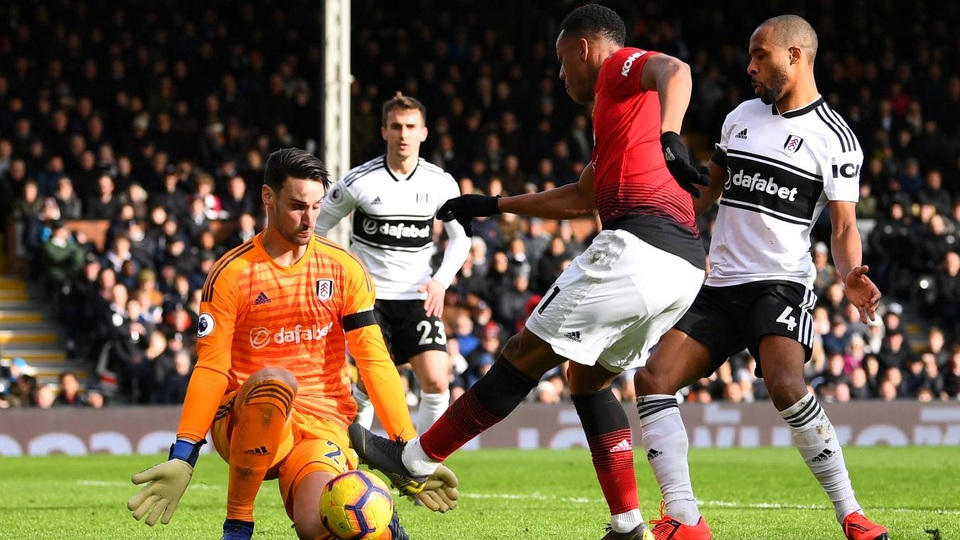 Fulham 0-3 Man Utd: Cú đúp của Pogba - 4 Fulham 0-3 Man Utd: Cú đúp của Pogba - 4