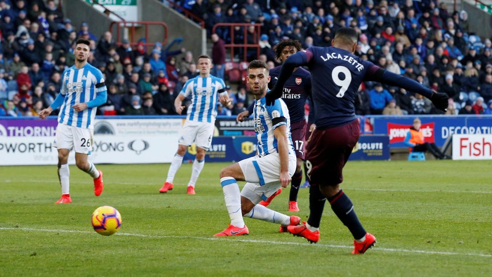 Huddersfield 1-2 Arsenal: Pháo thủ áp sát tốp 4 - 4 Huddersfield 1-2 Arsenal: Pháo thủ áp sát tốp 4 - 4