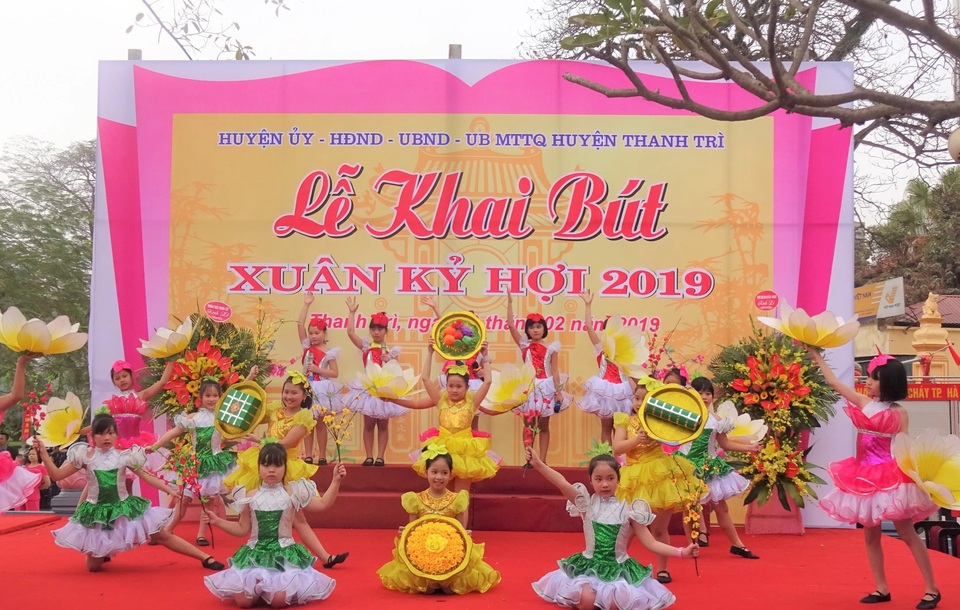 Hà Nội: Chọn 5 “chữ vàng” khai bút đầu xuân - 2 Hà Nội: Chọn 5 “chữ vàng” khai bút đầu xuân - 2