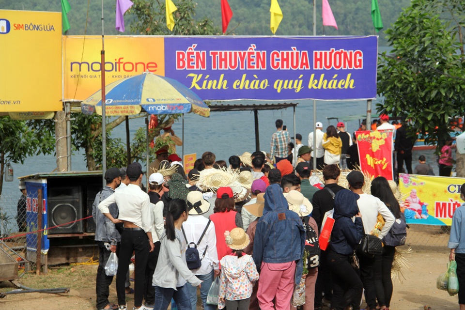 Chua Huong.jpg Chua Huong.jpg
