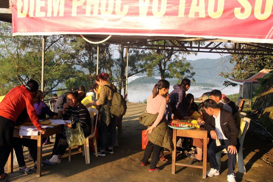 Chua Huong6.jpg Chua Huong6.jpg