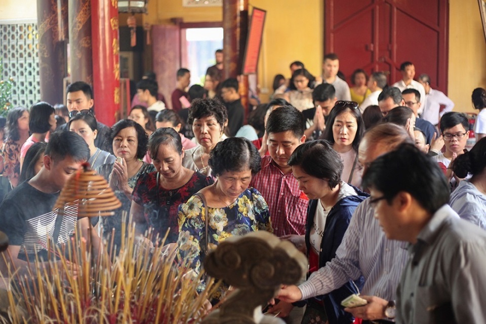 Tứ trấn Hà Nội thu hút người dân đi lễ đầu năm - 2 Tứ trấn Hà Nội thu hút người dân đi lễ đầu năm - 2