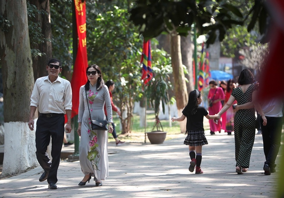 Tứ trấn Hà Nội thu hút người dân đi lễ đầu năm - 9 Tứ trấn Hà Nội thu hút người dân đi lễ đầu năm - 9