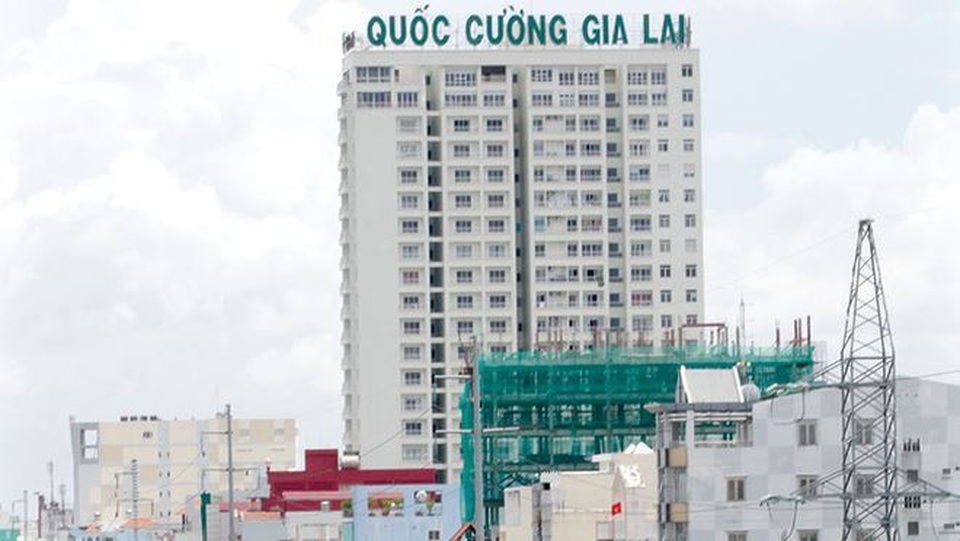 Hơn nửa gia sản trên sàn “bốc hơi”, công ty nhà Cường đôla lại bị “tuýt còi” - 1 Hơn nửa gia sản trên sàn “bốc hơi”, công ty nhà Cường đôla lại bị “tuýt còi” - 1