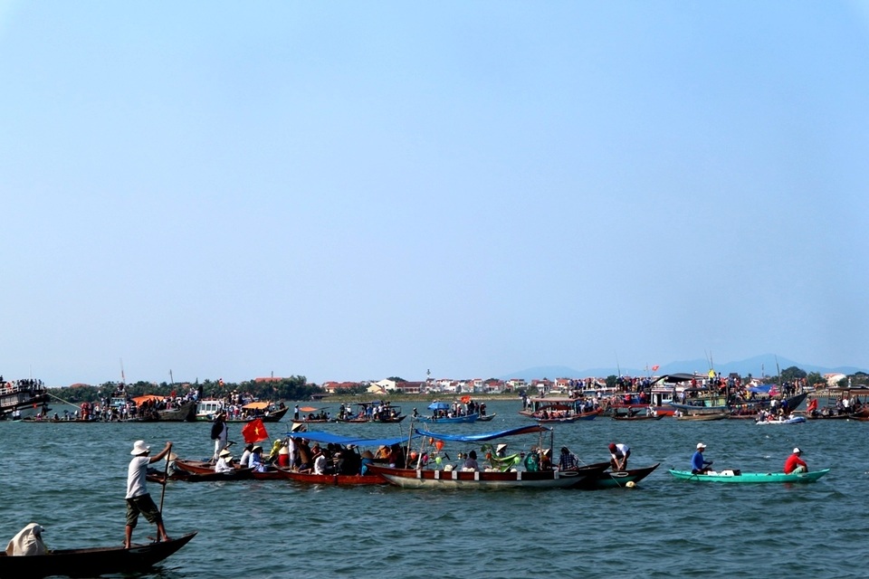 Đua ghe đầu xuân ở Hội An Đua ghe đầu xuân ở Hội An
