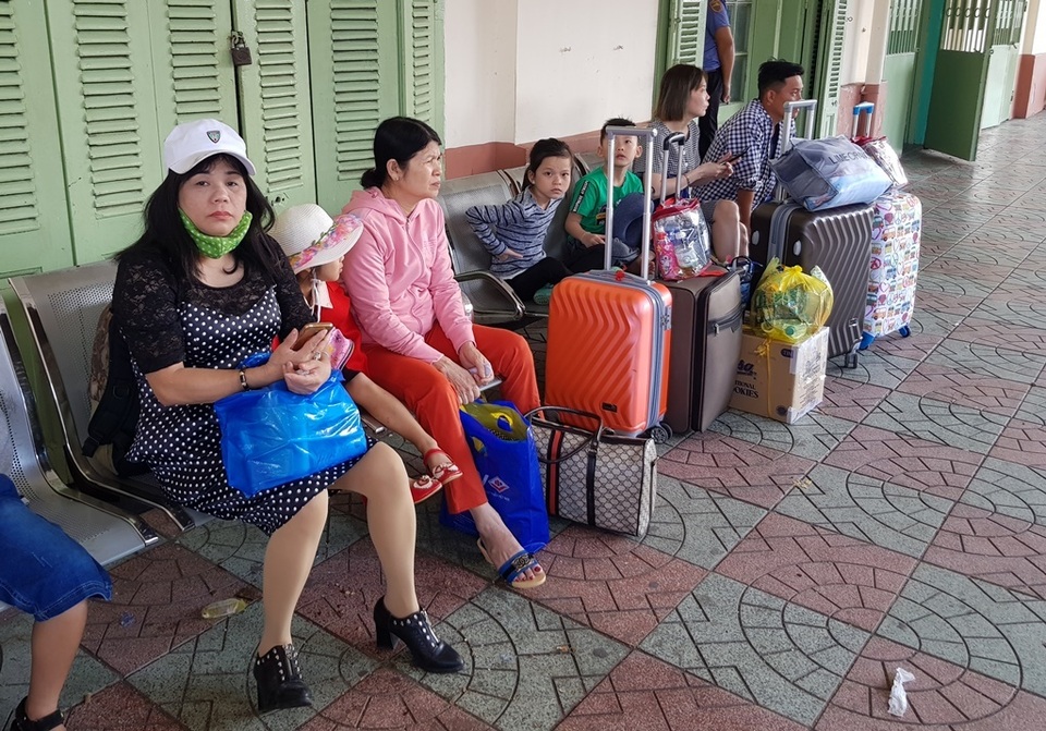 Hết Tết, Tàu vào Nam đông nghẹt, ra Bắc trống rỗng - 5 Hết Tết, Tàu vào Nam đông nghẹt, ra Bắc trống rỗng - 5