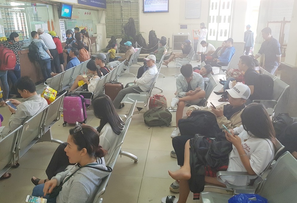 Hết Tết, Tàu vào Nam đông nghẹt, ra Bắc trống rỗng - 1 Hết Tết, Tàu vào Nam đông nghẹt, ra Bắc trống rỗng - 1