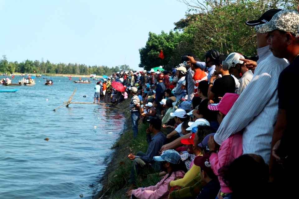 Đua ghe đầu xuân ở Hội An Đua ghe đầu xuân ở Hội An