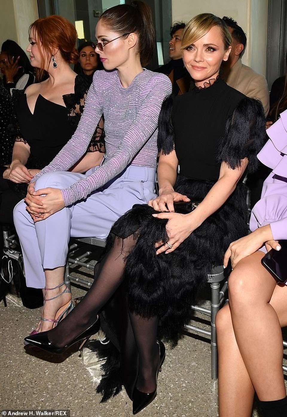 Ashley Graham khoe dáng nảy nở với váy xuyên thấu - 12