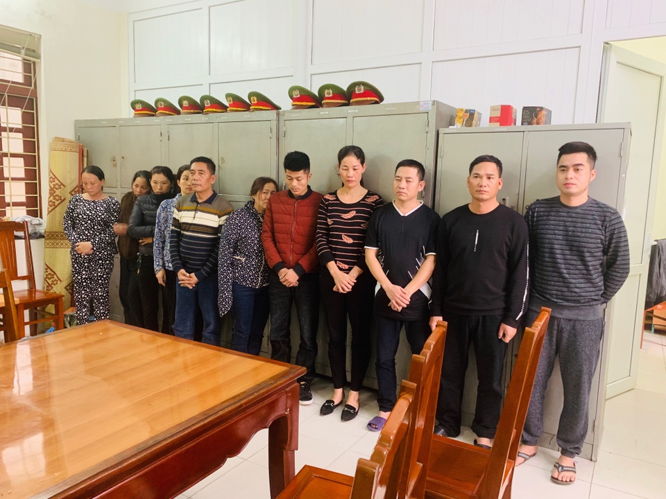 Liên tiếp triệt phá sới bạc, thu giữ hàng trăm triệu đồng dịp Tết - 1 Liên tiếp triệt phá sới bạc, thu giữ hàng trăm triệu đồng dịp Tết - 1