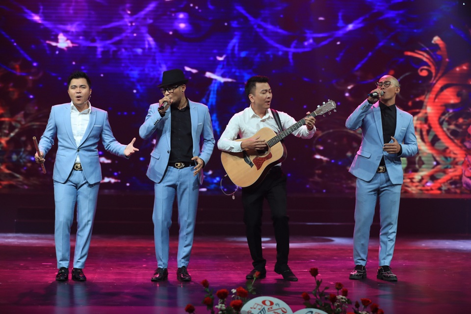 Võ Hạ Trâm khoe hạnh phúc sau bao mùa “Hẹn yêu” nhiều nỗi buồn - 11 Võ Hạ Trâm khoe hạnh phúc sau bao mùa “Hẹn yêu” nhiều nỗi buồn - 11