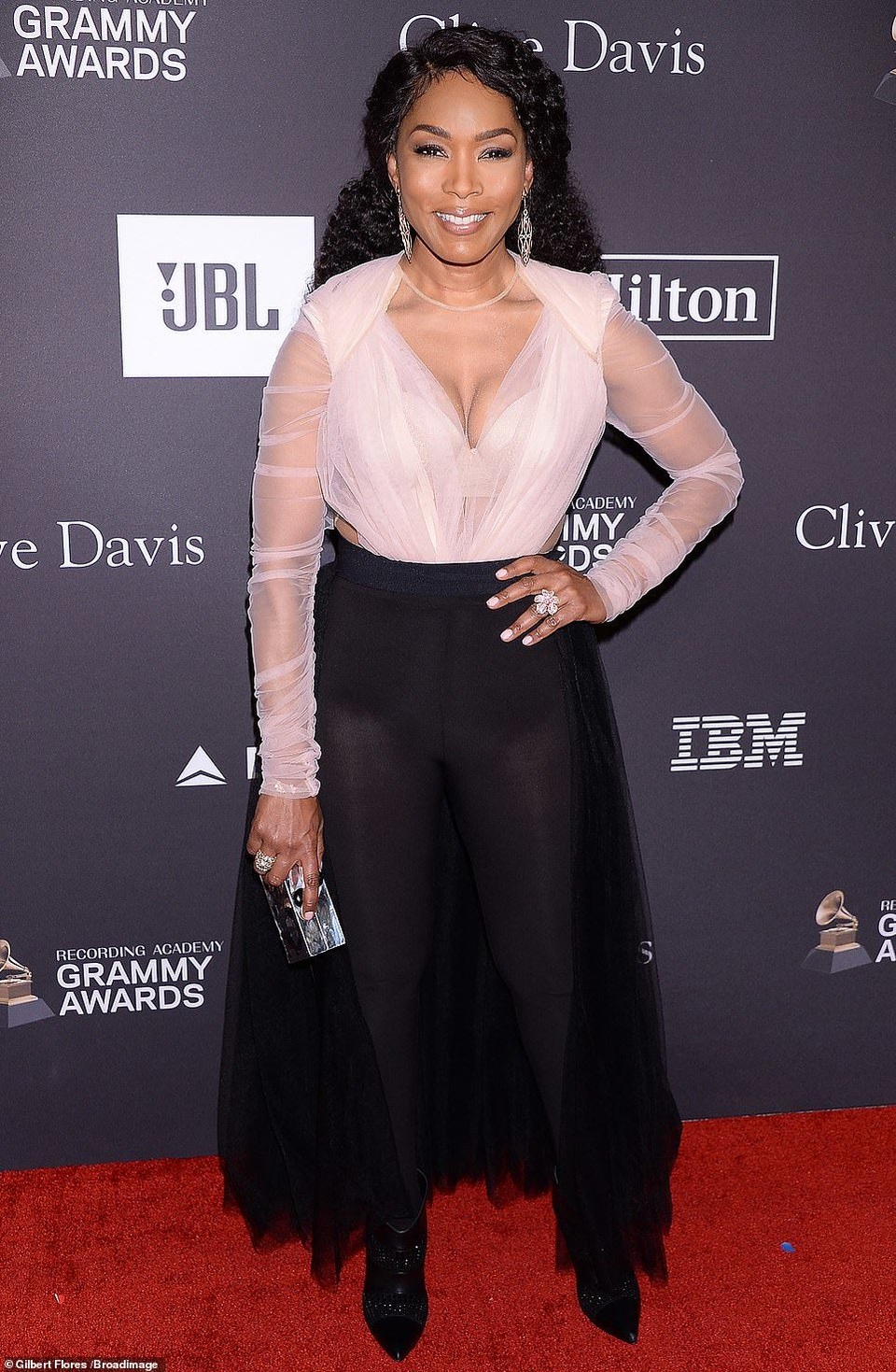 Kylie Jenner tình tứ bên Travis Scott - 27 Kylie Jenner tình tứ bên Travis Scott - 27