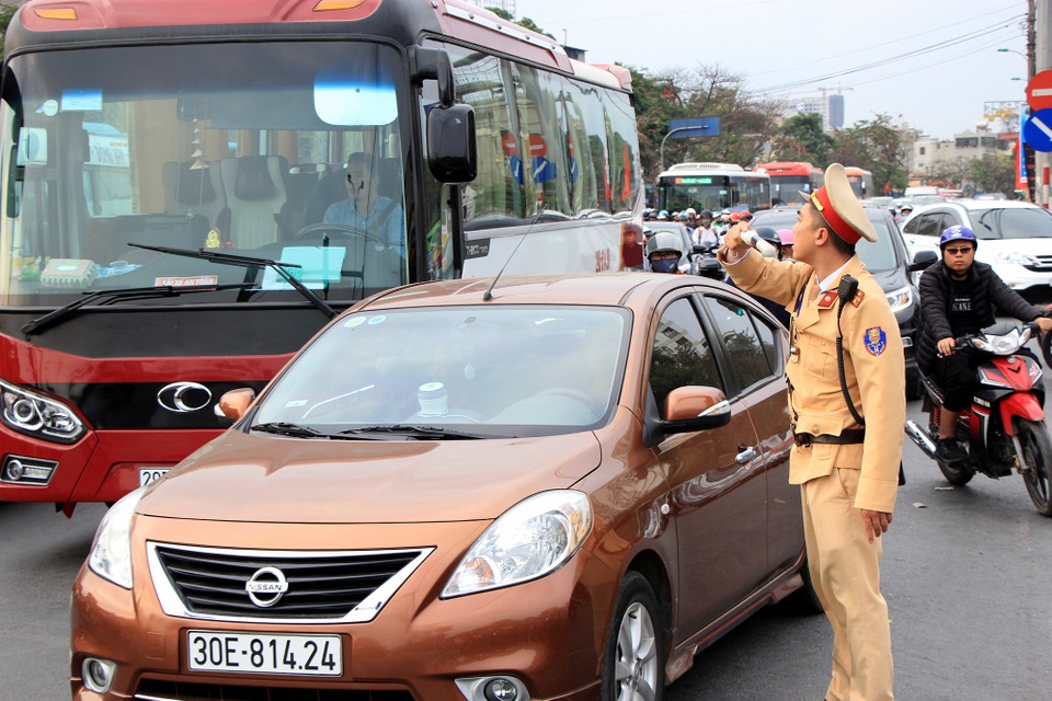 Tắc nghẹt đường về Hà Nội ngày mùng 6 Tết - 11