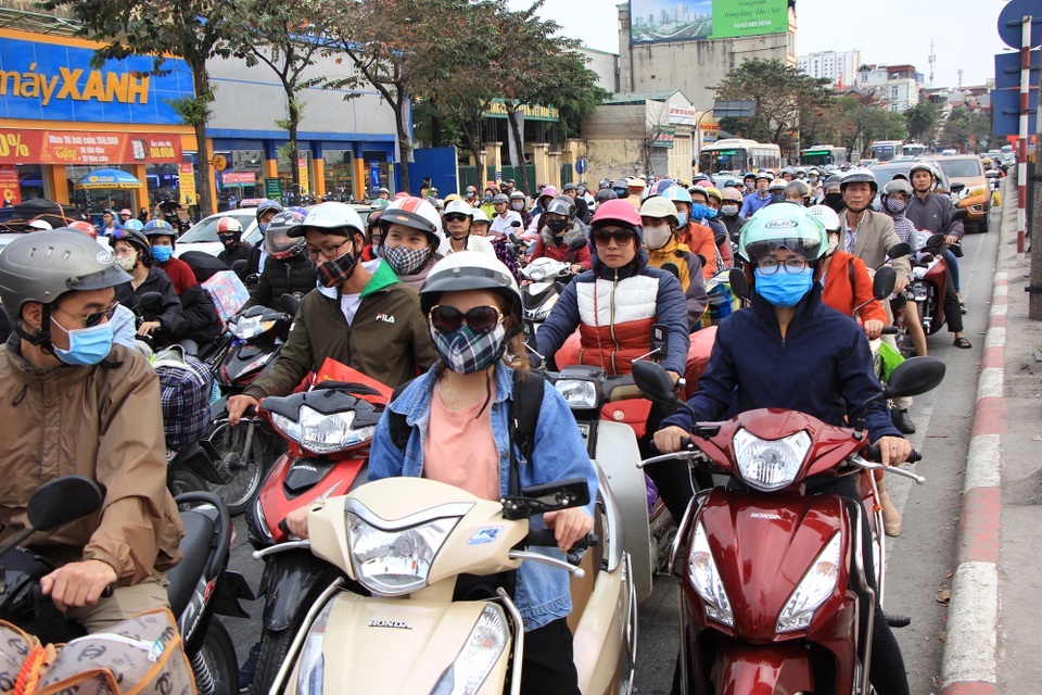 Tắc nghẹt đường về Hà Nội ngày mùng 6 Tết - 5