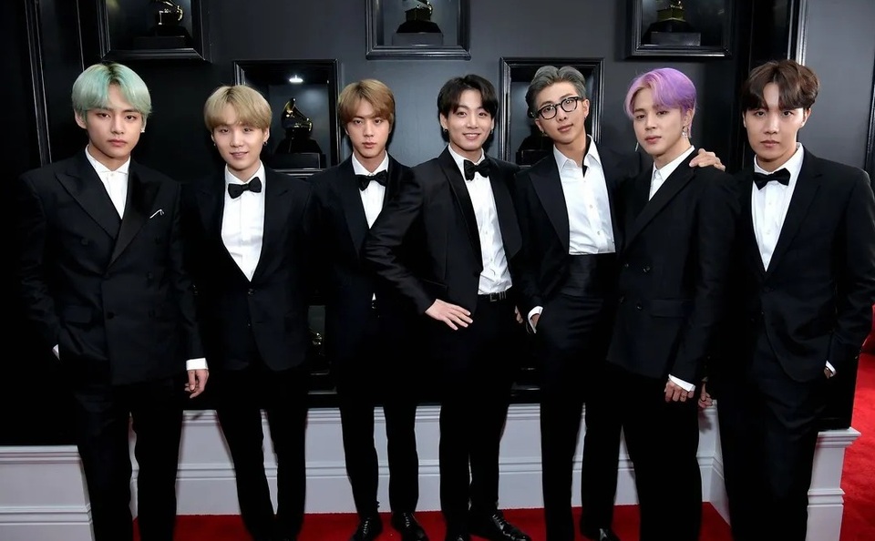 Người đẹp lộng lẫy váy áo trên thảm đỏ Grammy 2019 - 34 Người đẹp lộng lẫy váy áo trên thảm đỏ Grammy 2019 - 34