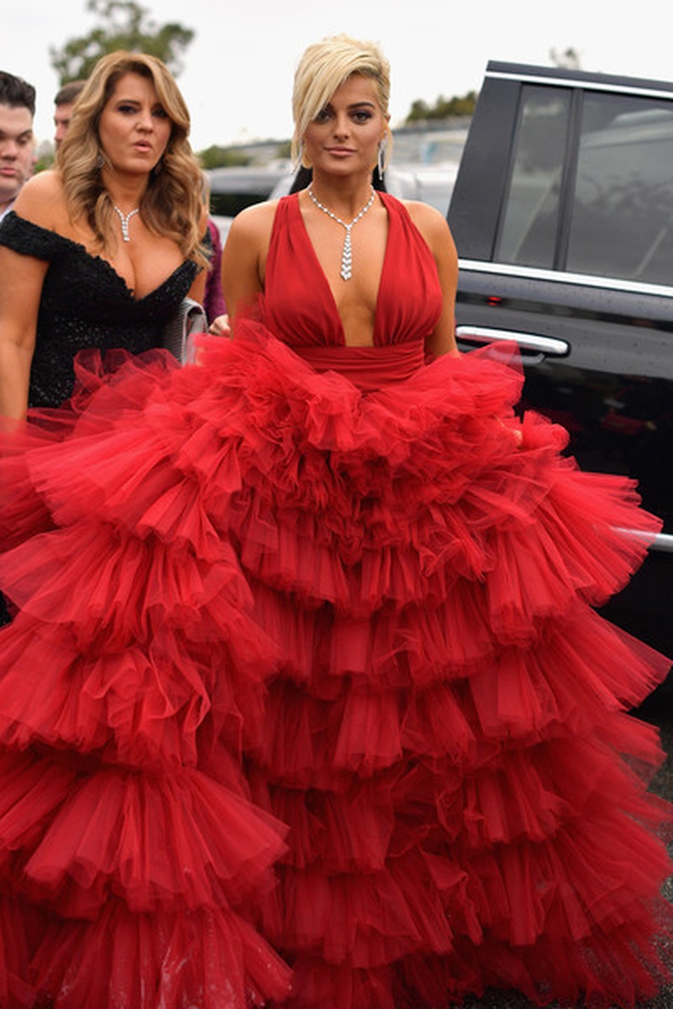 Người đẹp lộng lẫy váy áo trên thảm đỏ Grammy 2019 - 16 Người đẹp lộng lẫy váy áo trên thảm đỏ Grammy 2019 - 16