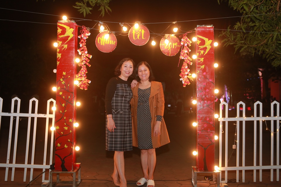 Học sinh trường Phan “cháy” hết mình trong dạ hội đón Xuân mới - 14 Học sinh trường Phan “cháy” hết mình trong dạ hội đón Xuân mới - 14