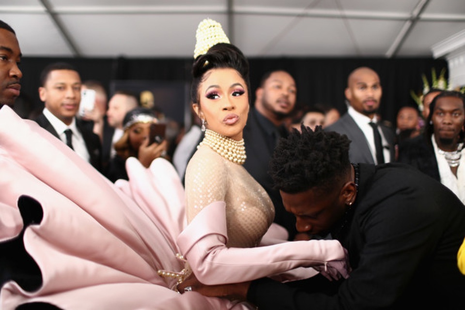 Người đẹp lộng lẫy váy áo trên thảm đỏ Grammy 2019 - 12 Người đẹp lộng lẫy váy áo trên thảm đỏ Grammy 2019 - 12