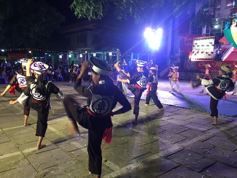 Đến hội xuân mê mẩn xem đấu cờ người - 3 Đến hội xuân mê mẩn xem đấu cờ người - 3