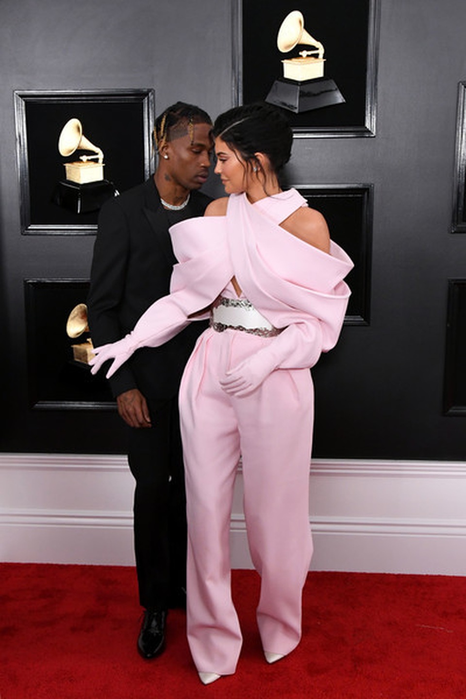 Người đẹp lộng lẫy váy áo trên thảm đỏ Grammy 2019 - 52 Người đẹp lộng lẫy váy áo trên thảm đỏ Grammy 2019 - 52