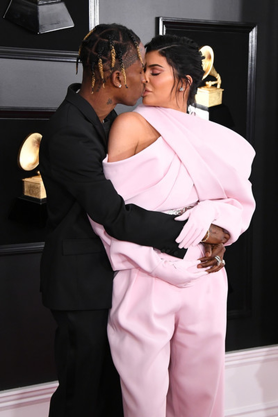 Người đẹp lộng lẫy váy áo trên thảm đỏ Grammy 2019 - 56 Người đẹp lộng lẫy váy áo trên thảm đỏ Grammy 2019 - 56