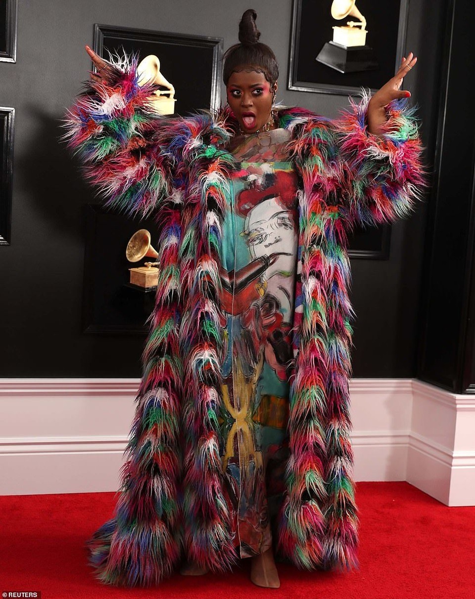 Những bộ cánh xấu nhất trên thảm đỏ Grammy 2019 - 10 Những bộ cánh xấu nhất trên thảm đỏ Grammy 2019 - 10